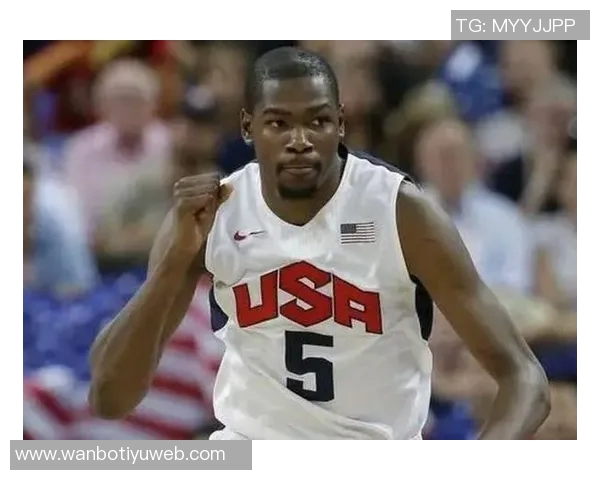 杜兰特半场表现稳定得分10分三分球未能命中展现全能能力