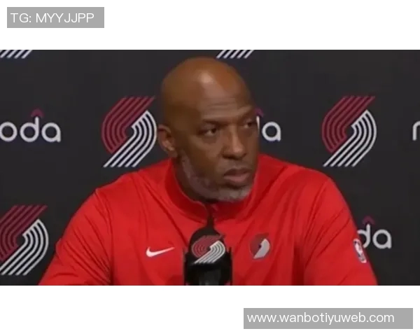 比卢普斯呼吁球队共同分担战术压力让瀚森更轻松应对比赛挑战